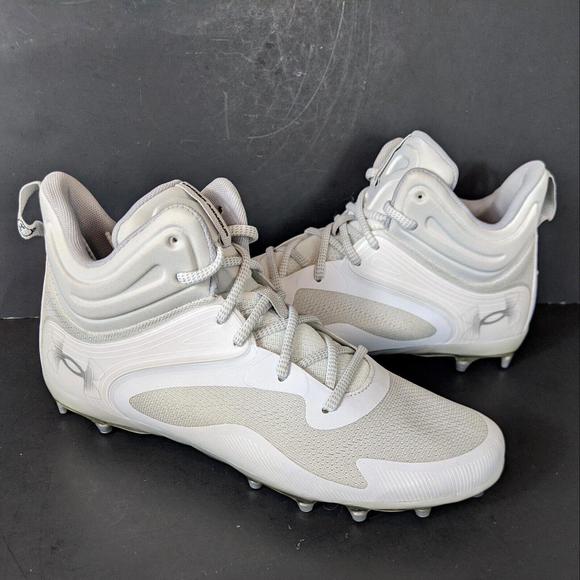 White Under Armor Mid Football Cleats Mens Size (3025639-100)